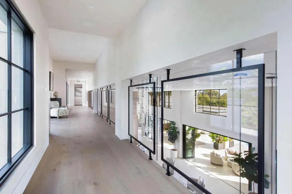 A Coastal Masterwork: Miramar Meadows Offers Newly Built Perfection and Timeless Living at $39.5 Million 21 1437 S Jameson Ln A Spectacular Newly Built Coastal Masterpiece 17