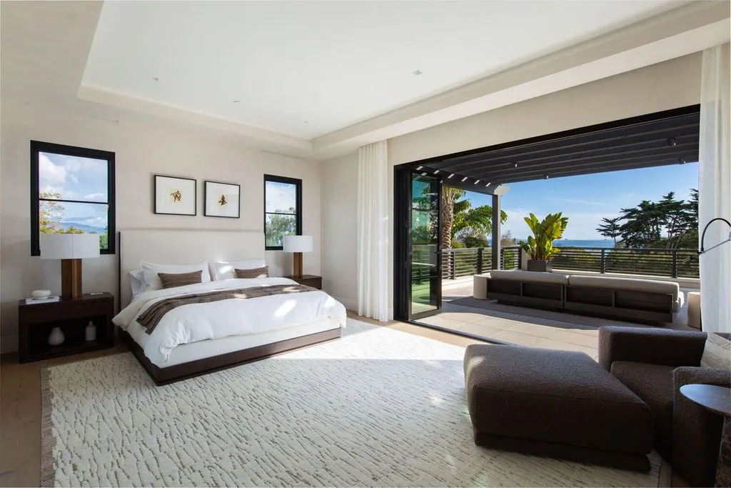 A Coastal Masterwork: Miramar Meadows Offers Newly Built Perfection and Timeless Living at $39.5 Million 22 1437 S Jameson Ln A Spectacular Newly Built Coastal Masterpiece 18