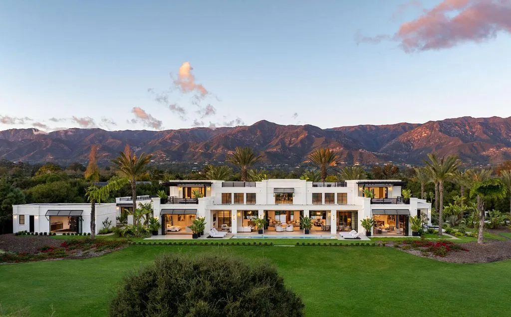 A Coastal Masterwork: Miramar Meadows Offers Newly Built Perfection and Timeless Living at $39.5 Million 7 1437 S Jameson Ln A Spectacular Newly Built Coastal Masterpiece 5