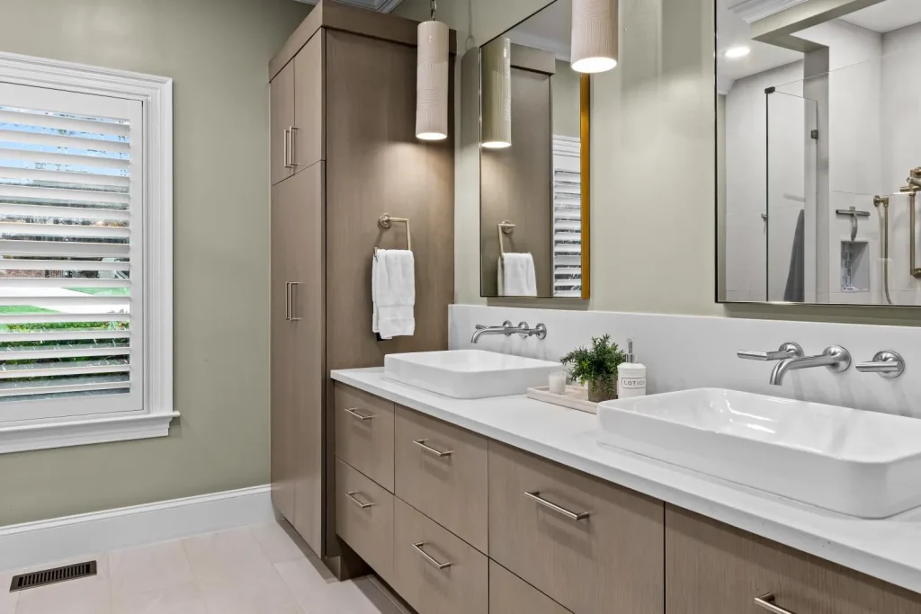 An Elite Waterfront Retreat With Year-Round Water Views in North Carolina Lists for $5.75 Million 19 16407 Jetton Rd An Elite Gated Waterfront Retreat in North Carolina 11