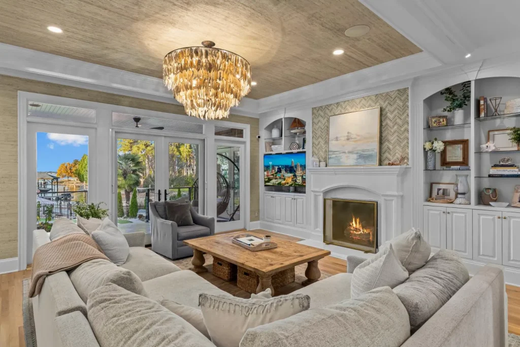 An Elite Waterfront Retreat With Year-Round Water Views in North Carolina Lists for $5.75 Million 11 16407 Jetton Rd An Elite Gated Waterfront Retreat in North Carolina 3