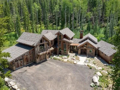 A Breathtaking Terra Firma Residence on 35 Acres Redefining Natural Luxury in Colorado 1 170 GCR 810 A Spectacular Terra Firma Home on 35 Acres Blending Seamlessly with Colorados Landscape 1