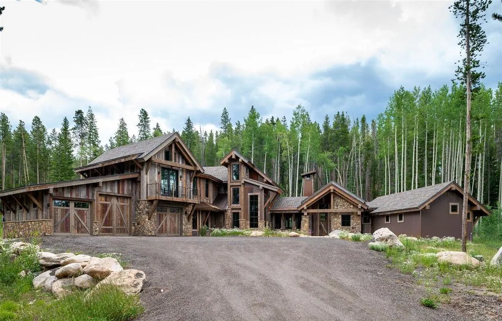 A Breathtaking Terra Firma Residence on 35 Acres Redefining Natural Luxury in Colorado 23 170 GCR 810 A Spectacular Terra Firma Home on 35 Acres Blending Seamlessly with Colorados Landscape 20