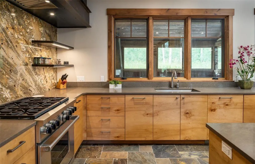 A Breathtaking Terra Firma Residence on 35 Acres Redefining Natural Luxury in Colorado 11 170 GCR 810 A Spectacular Terra Firma Home on 35 Acres Blending Seamlessly with Colorados Landscape 9