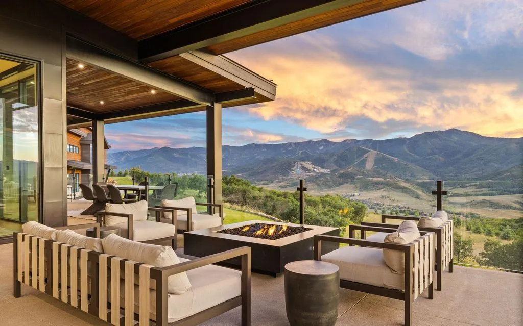 A World-Class $18.8M Utah Estate Defined by Privacy, Prestige, and Indoor Tennis 24 1735 Red Hawk Trl An Extraordinary 18.8M Estate Defined by Privacy Prestige and Indoor Tennis 9