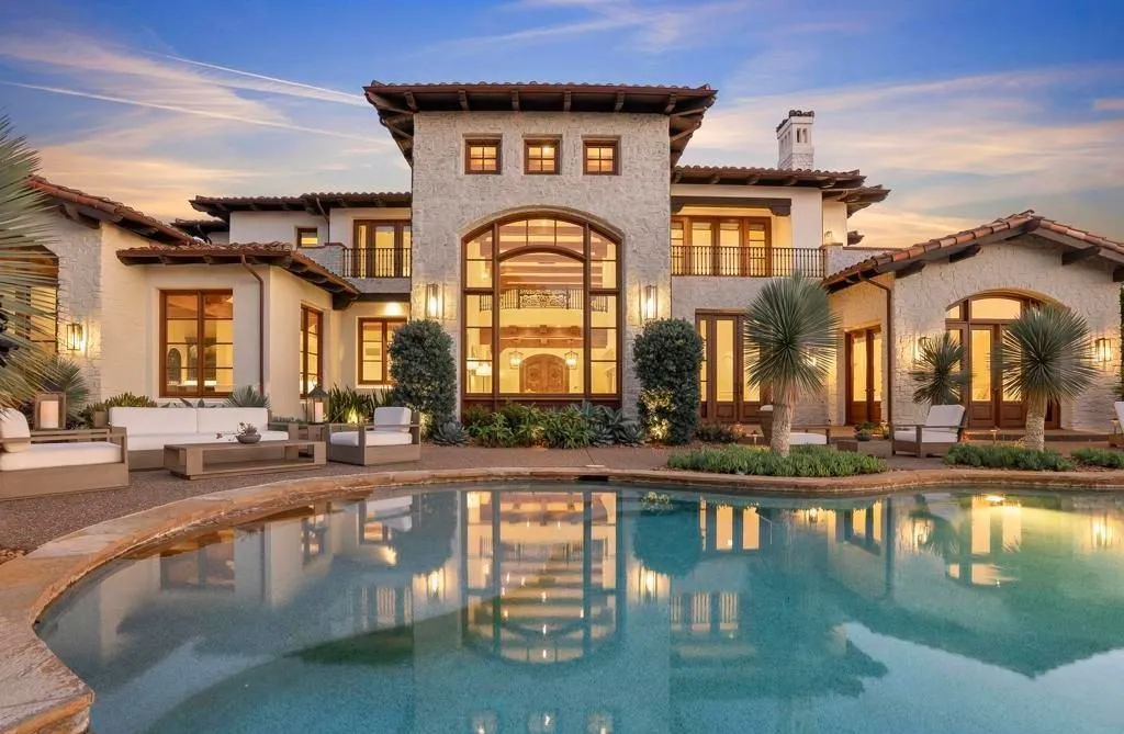 A World-Class Modern European Estate Delivering Panoramic Views in California 19 18446 Calle La Serra An Extraordinary California Estate Defined by Modern European Elegance 11