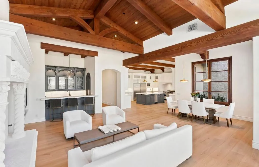 A World-Class Modern European Estate Delivering Panoramic Views in California 13 18446 Calle La Serra An Extraordinary California Estate Defined by Modern European Elegance 8