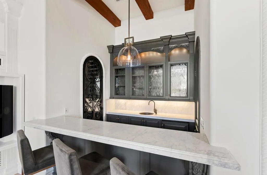 A World-Class Modern European Estate Delivering Panoramic Views in California 14 18446 Calle La Serra An Extraordinary California Estate Defined by Modern European Elegance 9