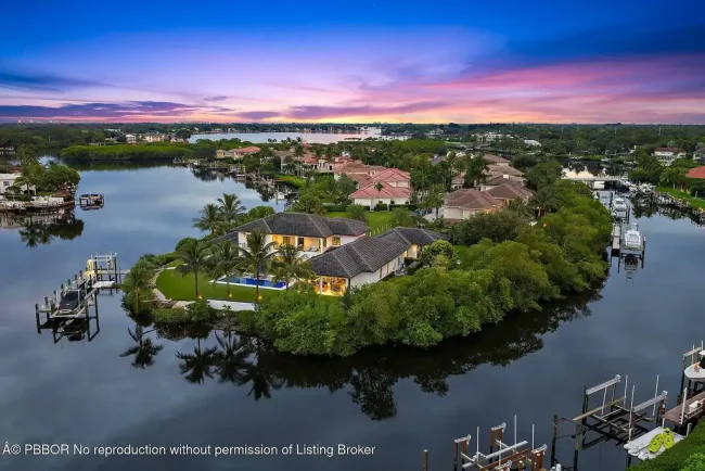 A $13 Million Peninsula Estate Redefines Waterfront Luxury Living in Jupiter, Florida