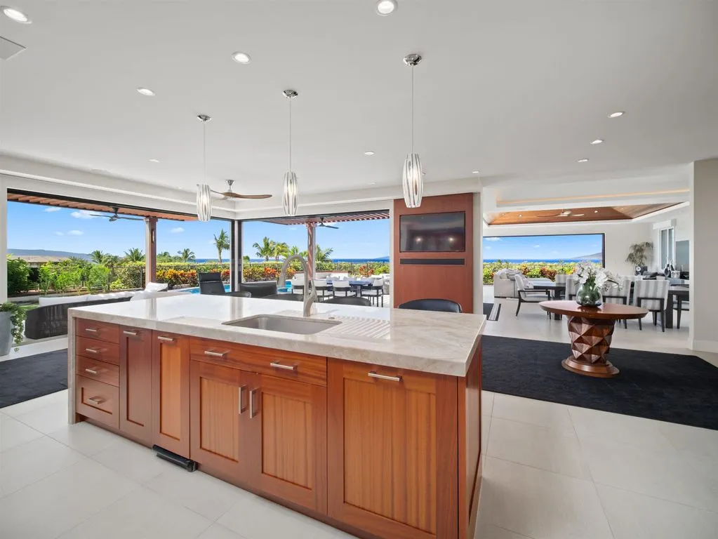 This Spectacular New Estate Captures Panoramic Views From Kahoʻolawe to the West Maui Mountains at $7,495,000 11 192 Halau Pl Showcases a Breathtaking New Estate With Sweeping Views From Kahoʻolawe to the West Maui Mountains 11