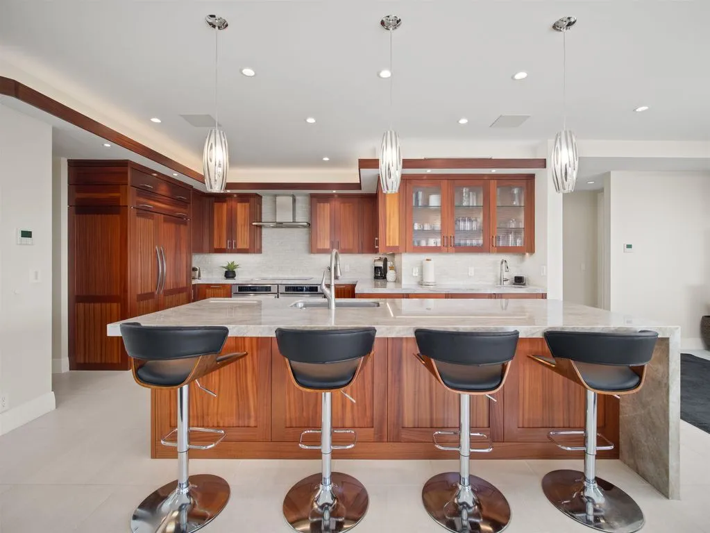 This Spectacular New Estate Captures Panoramic Views From Kahoʻolawe to the West Maui Mountains at $7,495,000 12 192 Halau Pl Showcases a Breathtaking New Estate With Sweeping Views From Kahoʻolawe to the West Maui Mountains 12