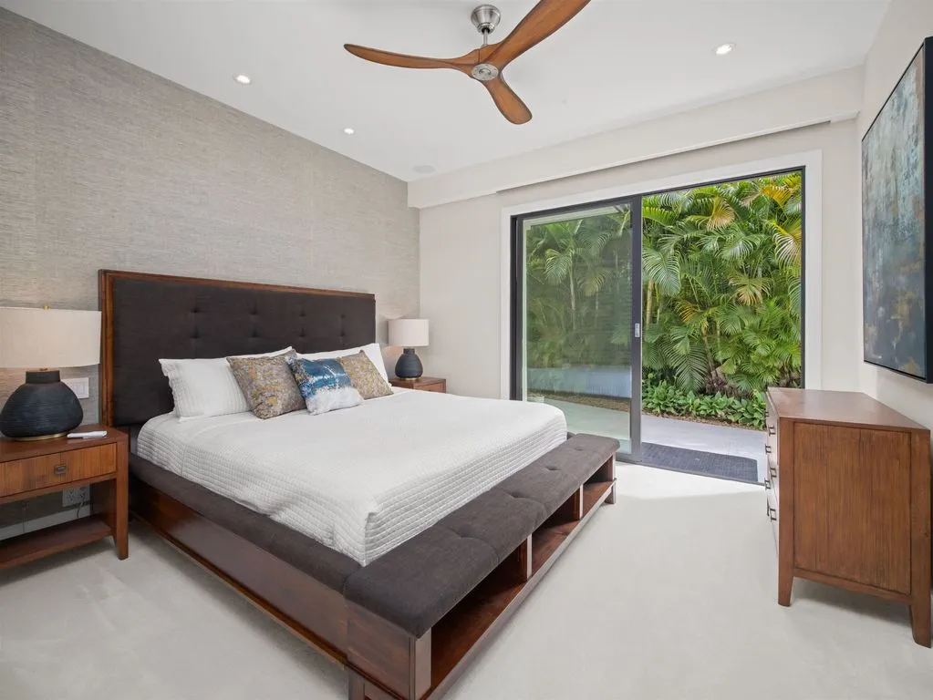 This Spectacular New Estate Captures Panoramic Views From Kahoʻolawe to the West Maui Mountains at $7,495,000 14 192 Halau Pl Showcases a Breathtaking New Estate With Sweeping Views From Kahoʻolawe to the West Maui Mountains 18