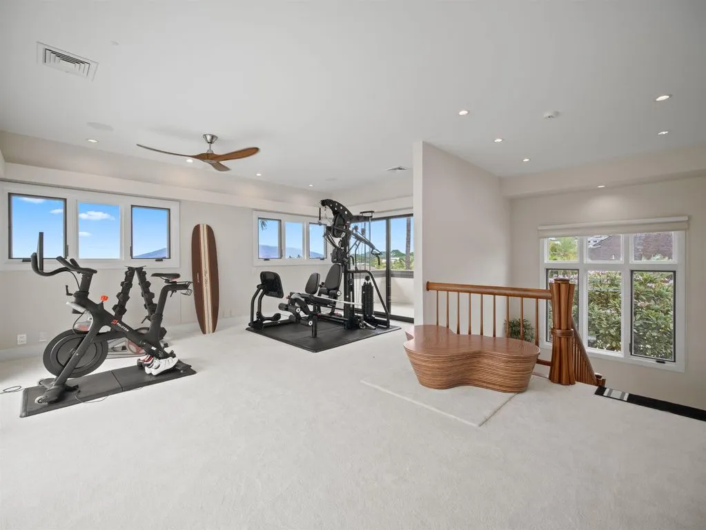 This Spectacular New Estate Captures Panoramic Views From Kahoʻolawe to the West Maui Mountains at $7,495,000 18 192 Halau Pl Showcases a Breathtaking New Estate With Sweeping Views From Kahoʻolawe to the West Maui Mountains 22