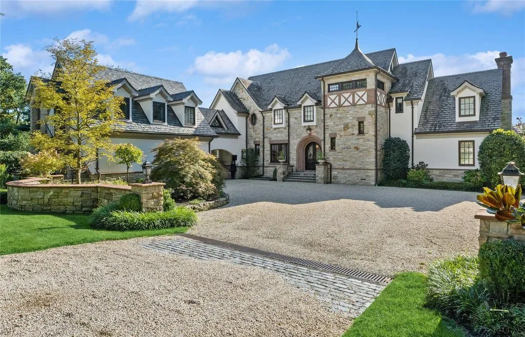 Classic Grandeur Meets the Water: A $8.5M Manor Overlooking Oyster Bay Harbor 5 200 Centre Island Road An Extraordinary Oyster Bay Harbor Waterfront Manor 1