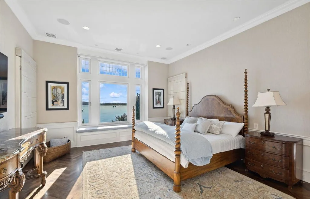 Classic Grandeur Meets the Water: A $8.5M Manor Overlooking Oyster Bay Harbor 15 200 Centre Island Road An Extraordinary Oyster Bay Harbor Waterfront Manor 11