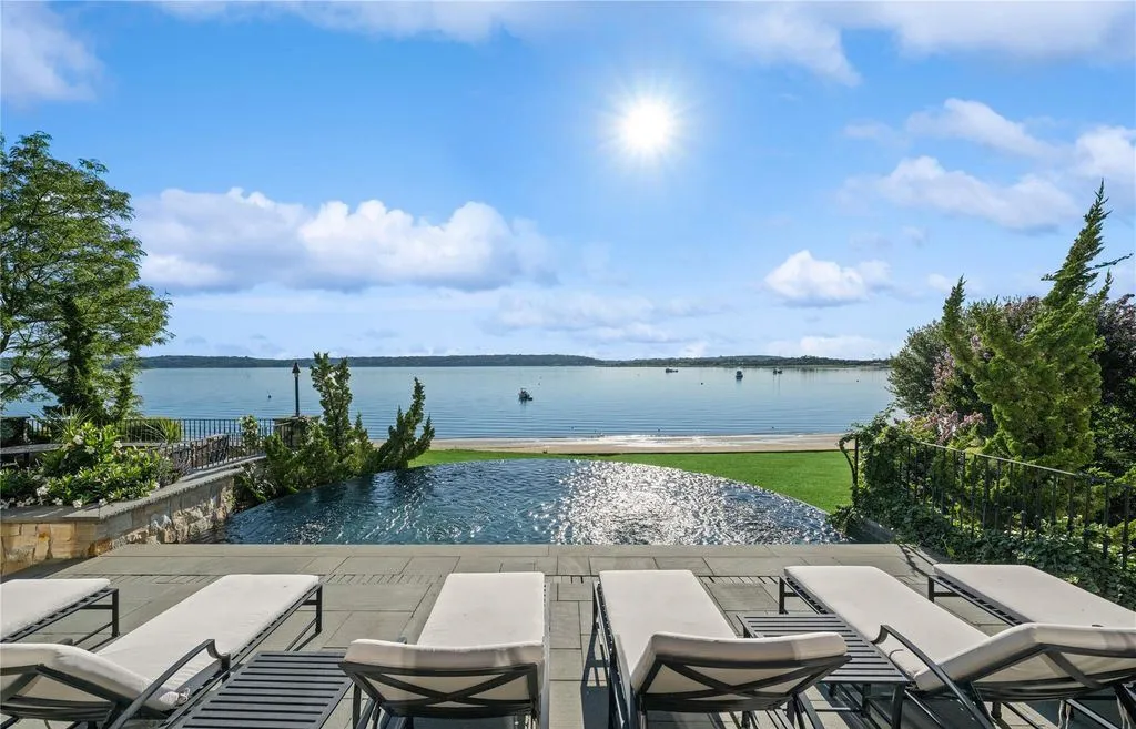 Classic Grandeur Meets the Water: A $8.5M Manor Overlooking Oyster Bay Harbor 18 200 Centre Island Road An Extraordinary Oyster Bay Harbor Waterfront Manor 14