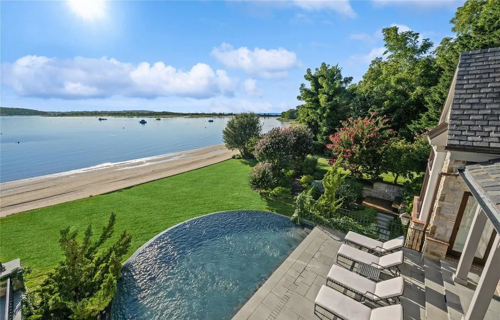 Classic Grandeur Meets the Water: A $8.5M Manor Overlooking Oyster Bay Harbor 21 200 Centre Island Road An Extraordinary Oyster Bay Harbor Waterfront Manor 18