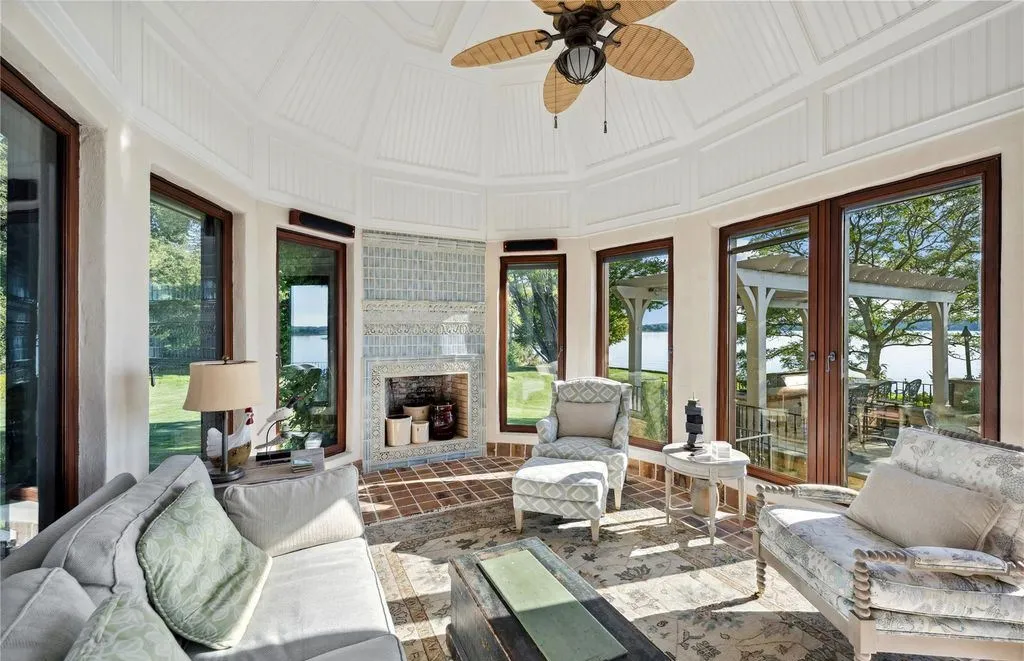 Classic Grandeur Meets the Water: A $8.5M Manor Overlooking Oyster Bay Harbor 26 200 Centre Island Road An Extraordinary Oyster Bay Harbor Waterfront Manor 24