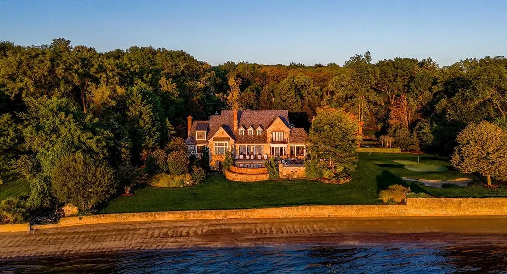 Classic Grandeur Meets the Water: A $8.5M Manor Overlooking Oyster Bay Harbor 7 200 Centre Island Road An Extraordinary Oyster Bay Harbor Waterfront Manor 3