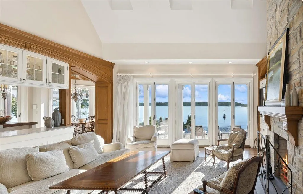 Classic Grandeur Meets the Water: A $8.5M Manor Overlooking Oyster Bay Harbor 8 200 Centre Island Road An Extraordinary Oyster Bay Harbor Waterfront Manor 4