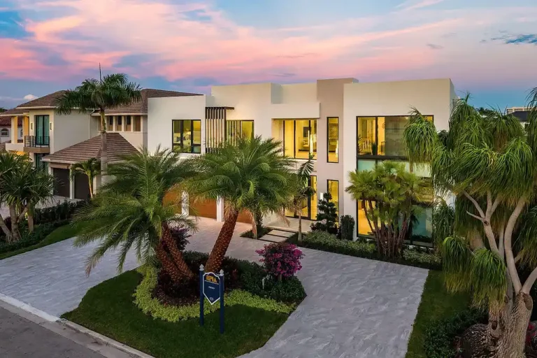 Exquisite $11.3 Million Contemporary Estate with Resort-Style Luxury in Boca Raton