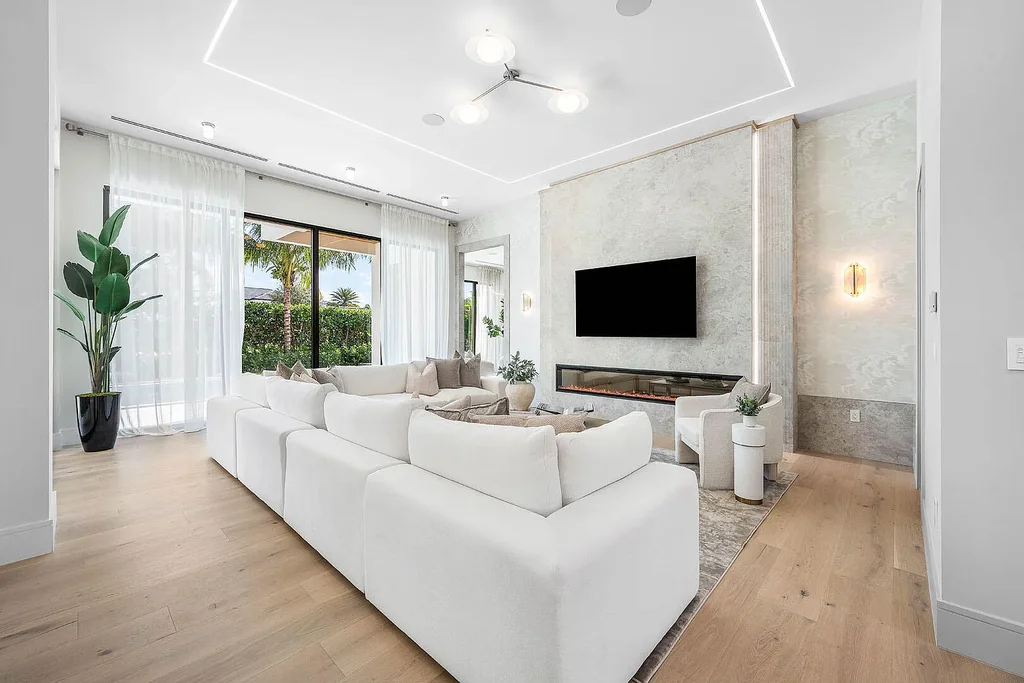 Exquisite $11.3 Million Contemporary Estate with Resort-Style Luxury in Boca Raton 6 2240 Date Palm Road Stunning 11.3M Contemporary Estate in Boca Raton 11