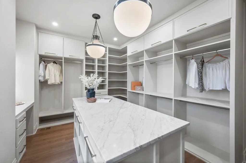 A Timeless Yet Modern Tennessee Luxury Estate Asks $8.25 Million 20 226 Williamsburg Cir 12