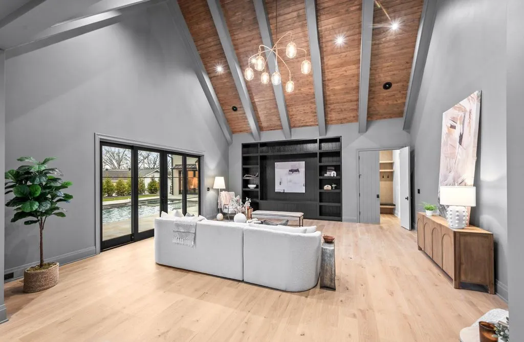 A Timeless Yet Modern Tennessee Luxury Estate Asks $8.25 Million 21 226 Williamsburg Cir 13