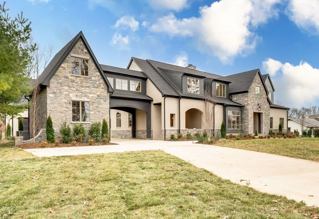 A Timeless Yet Modern Tennessee Luxury Estate Asks $8.25 Million 15 226 Williamsburg Cir 20