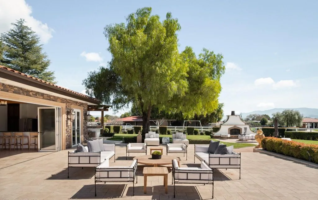 Premier Wine Country Living: A $28M Santa Ynez Vineyard Estate of Luxury and Privacy 17 2370 N Refugio Rd An Extraordinary Santa Ynez Vineyard Estate 13