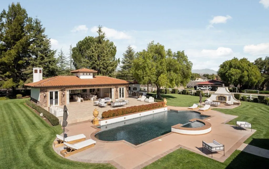Premier Wine Country Living: A $28M Santa Ynez Vineyard Estate of Luxury and Privacy 18 2370 N Refugio Rd An Extraordinary Santa Ynez Vineyard Estate 14