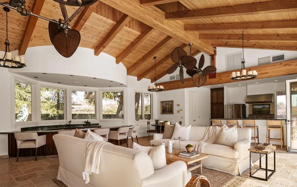 Premier Wine Country Living: A $28M Santa Ynez Vineyard Estate of Luxury and Privacy 20 2370 N Refugio Rd An Extraordinary Santa Ynez Vineyard Estate 16