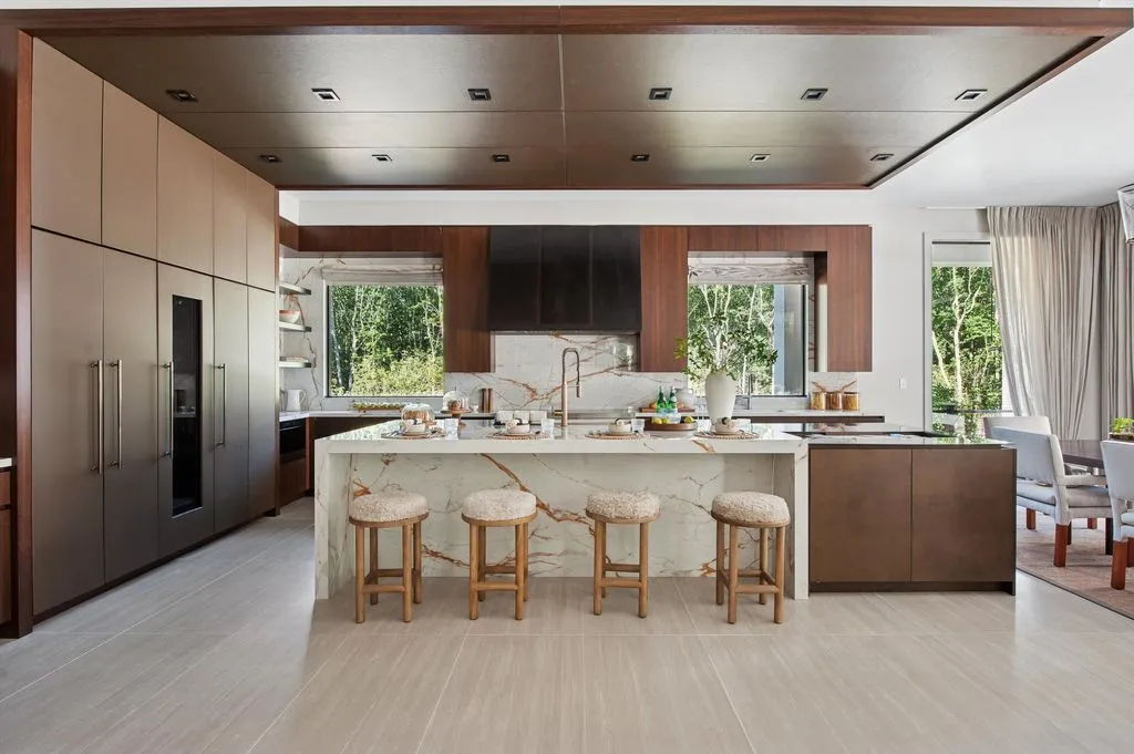 New York Luxury Showpiece Showcasing Finest Craftsmanship and Detail Asks $15,995,000 11 293 Old Sag Harbor Rd Unveils a Spectacular Display of Craftsmanship and Luxury 10