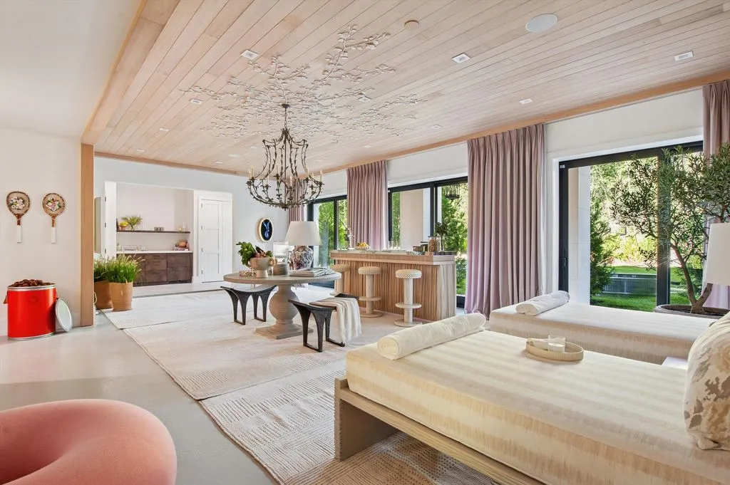 New York Luxury Showpiece Showcasing Finest Craftsmanship and Detail Asks $15,995,000 18 293 Old Sag Harbor Rd Unveils a Spectacular Display of Craftsmanship and Luxury 28