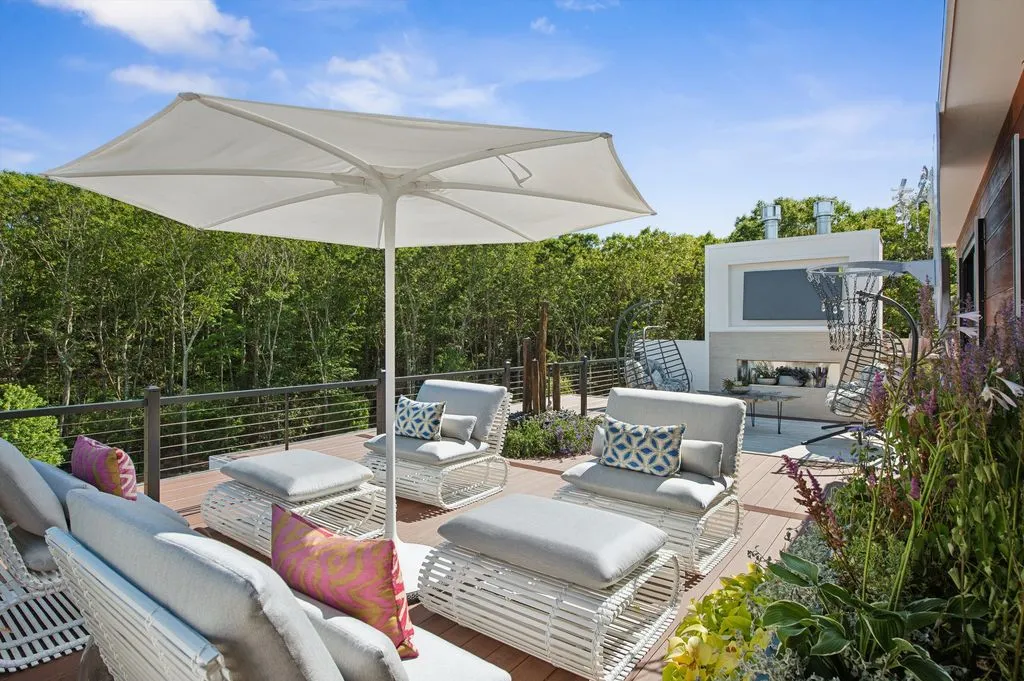 New York Luxury Showpiece Showcasing Finest Craftsmanship and Detail Asks $15,995,000 22 293 Old Sag Harbor Rd Unveils a Spectacular Display of Craftsmanship and Luxury 30