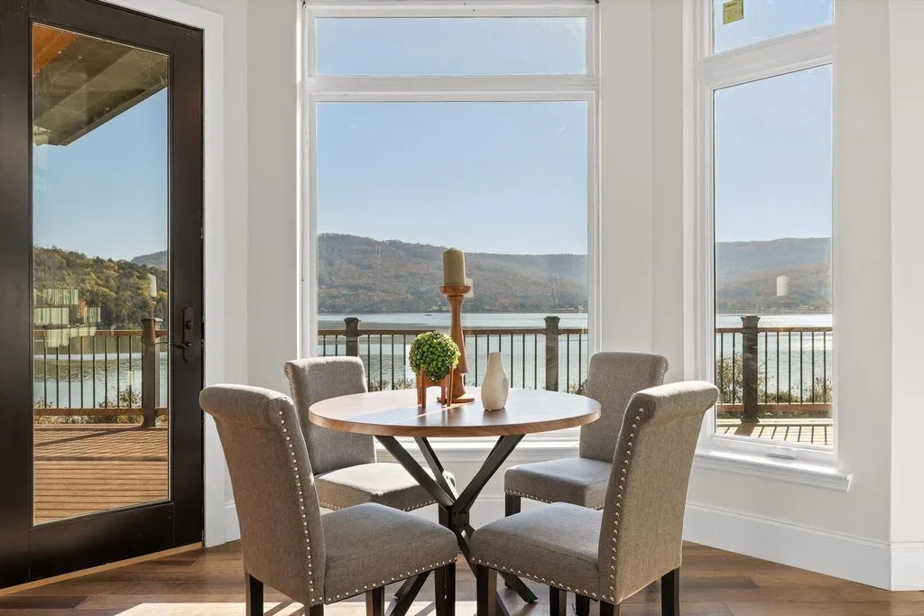 340 Edgewater Way Reveals an Extraordinary Lakeside New Construction Promising Elevated Waterfront Living 10