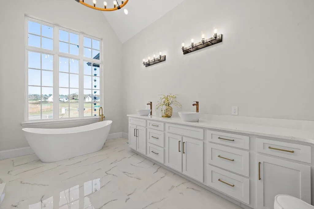 340 Edgewater Way Reveals an Extraordinary Lakeside New Construction Promising Elevated Waterfront Living 14