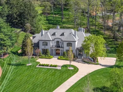 340 White Swans Xing A Stunning European Villa in Tennessee 1