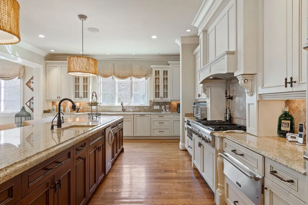 340 White Swans Xing A Stunning European Villa in Tennessee 10