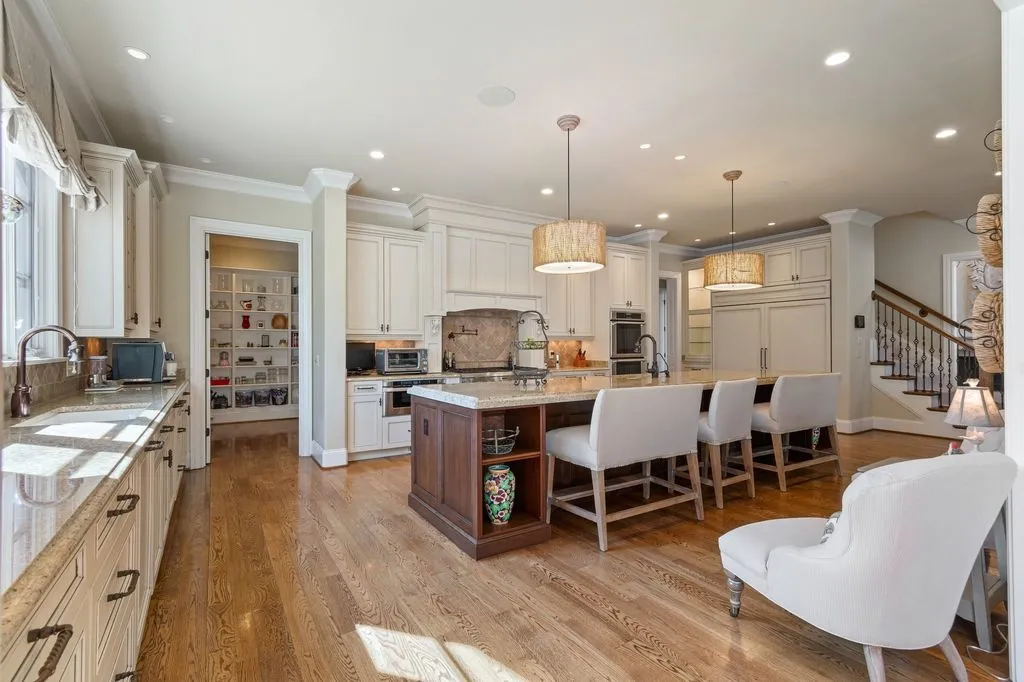 340 White Swans Xing A Stunning European Villa in Tennessee 13