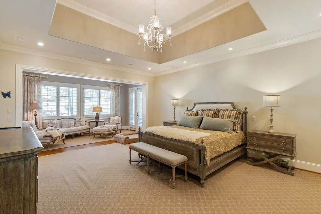 340 White Swans Xing A Stunning European Villa in Tennessee 15