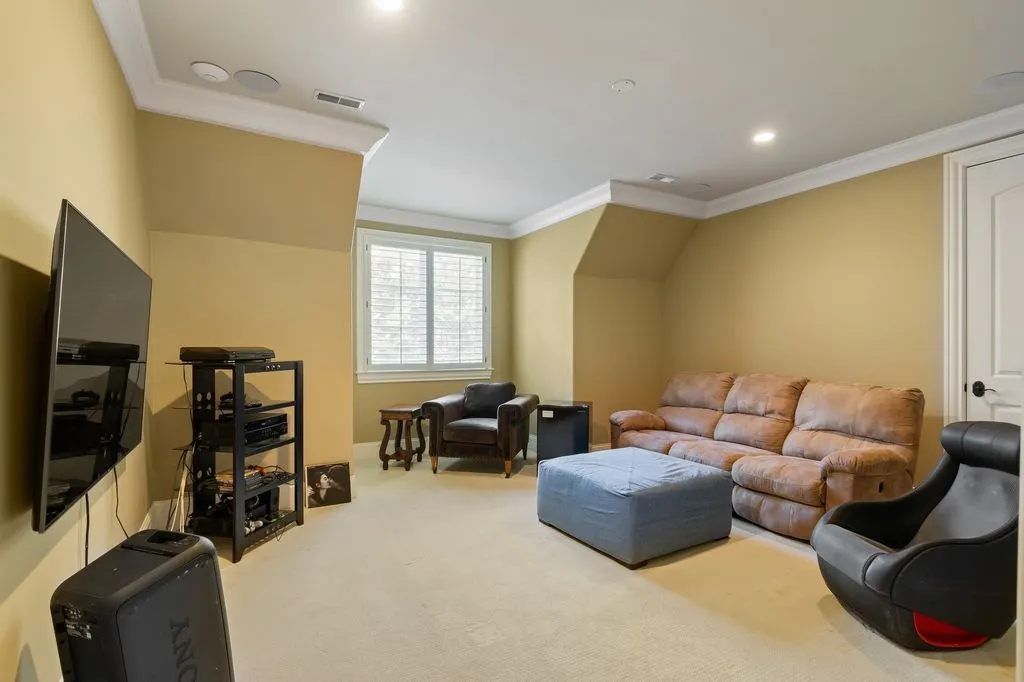 340 White Swans Xing A Stunning European Villa in Tennessee 17