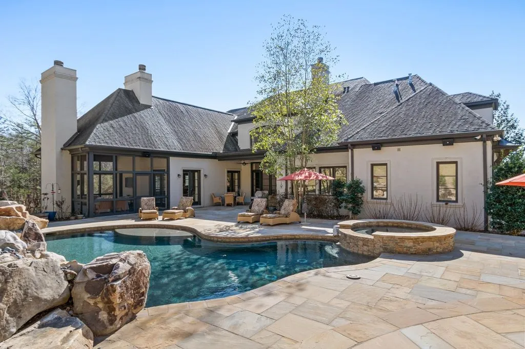 340 White Swans Xing A Stunning European Villa in Tennessee 21