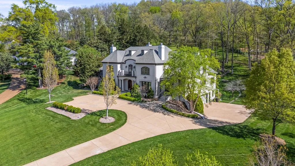 340 White Swans Xing A Stunning European Villa in Tennessee 29