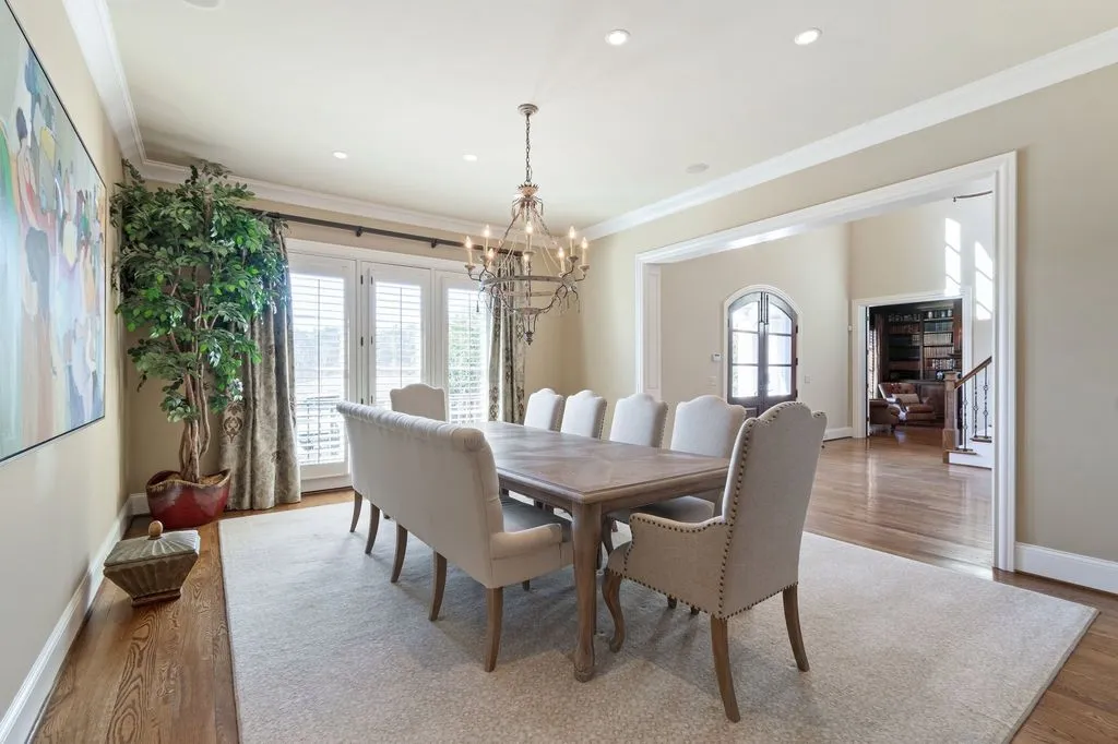 340 White Swans Xing A Stunning European Villa in Tennessee 6