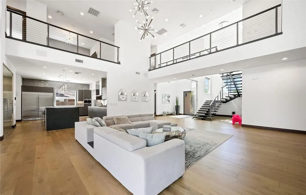 A Captivating Entertainer’s Paradise: This $4.3 Million Nevada Custom Home Defines Luxury Living 7 3740 Caesars Cir A Stunning Custom Built Masterpiece Designed for Elite Entertaining 5