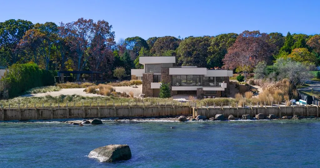 An Iconic Waterfront Estate by Norman Jaffe Lists for $17,995,000 in New York 5 4 Dawn Ln Presents a Legendary 1971 Norman Jaffe Waterfront Estate in New York 1