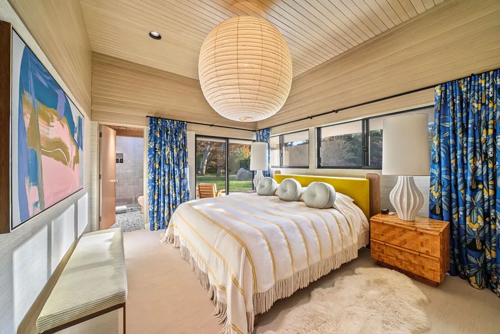 An Iconic Waterfront Estate by Norman Jaffe Lists for $17,995,000 in New York 26 4 Dawn Ln Presents a Legendary 1971 Norman Jaffe Waterfront Estate in New York 19