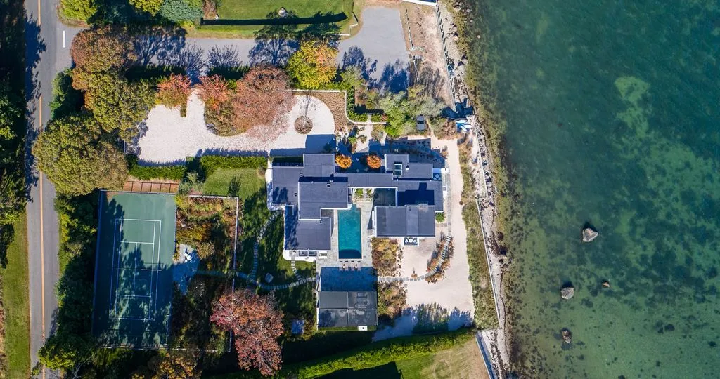 An Iconic Waterfront Estate by Norman Jaffe Lists for $17,995,000 in New York 30 4 Dawn Ln Presents a Legendary 1971 Norman Jaffe Waterfront Estate in New York 26