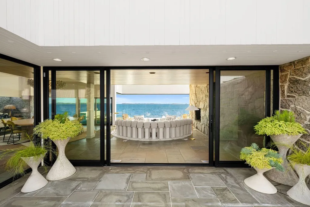 An Iconic Waterfront Estate by Norman Jaffe Lists for $17,995,000 in New York 13 4 Dawn Ln Presents a Legendary 1971 Norman Jaffe Waterfront Estate in New York 4